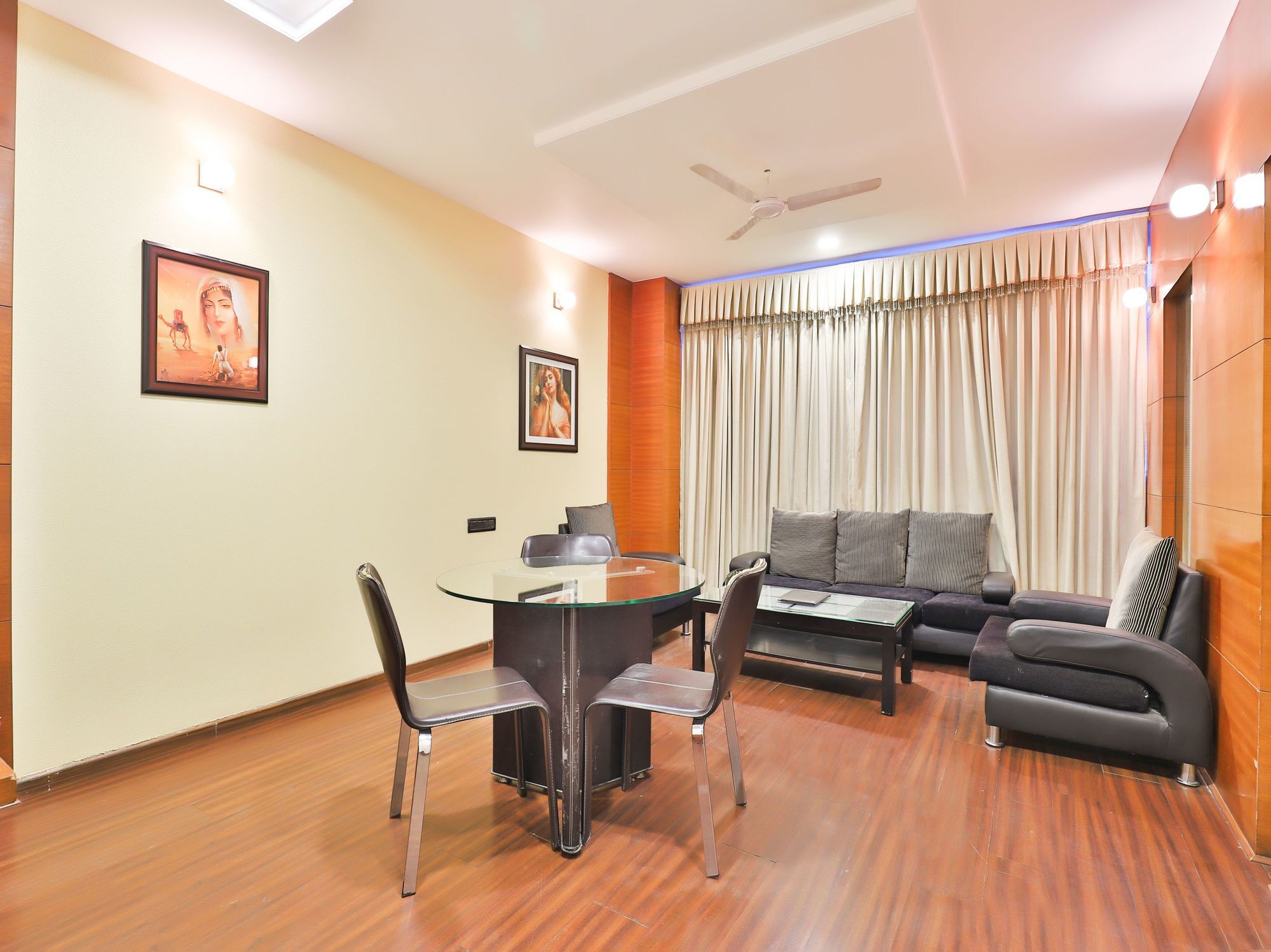 Capital O 15537 Dev Corporate Hotel Ahmedabad Exterior photo